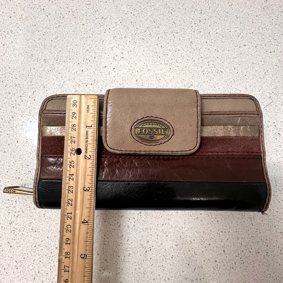 Fossil Multi Color Leather Suede Metallic Patchwork Zip Around Wallet. - Picture 14 of 16